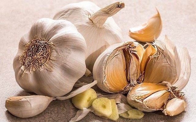 How to Make Easy Garlic Aioli